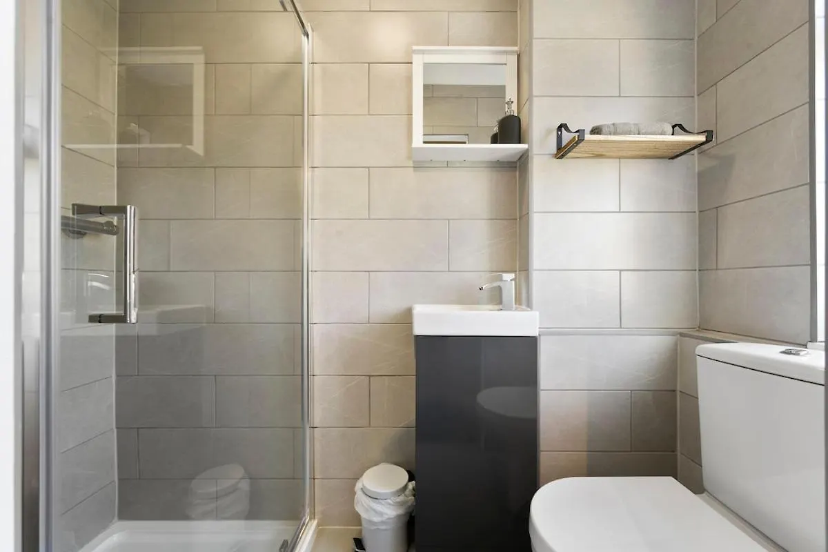 Modern 4 Bed & 4 En-Suite City Centre With Parking Southampton 0*,